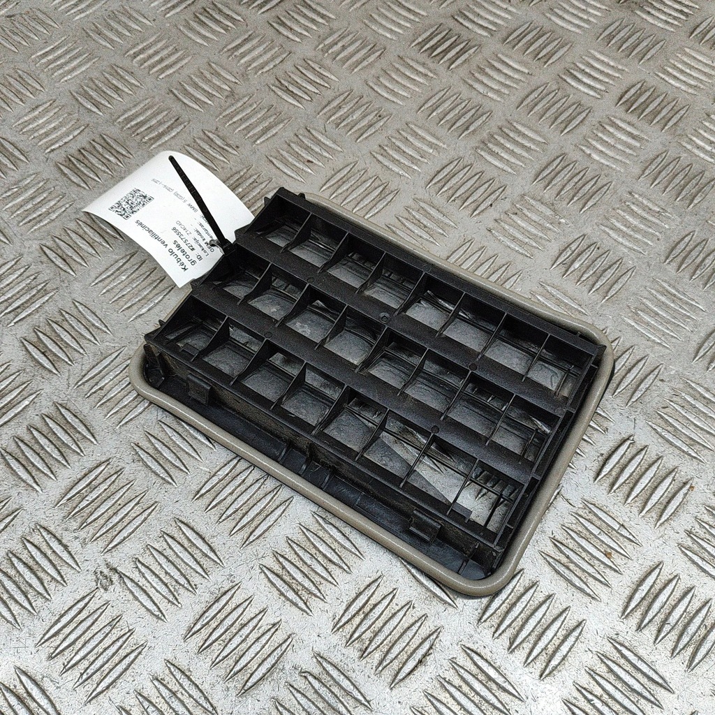 фото №5, Bmw 5 g30 g31 2018 решётка вентиляционная pod бампером задним