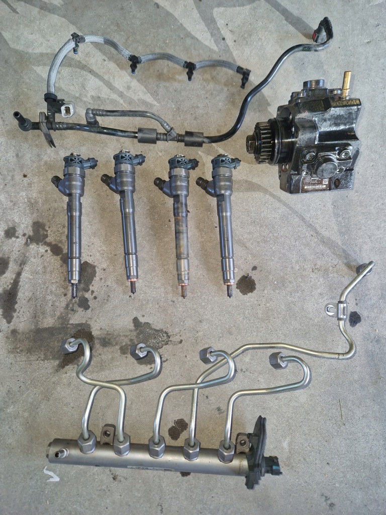 Купити Насос форсунки master vivaro trafic 2.3 dci 150 km