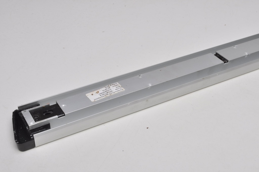 фото №6, Porsche macan напрямна напрямна багажника 8r0853556b