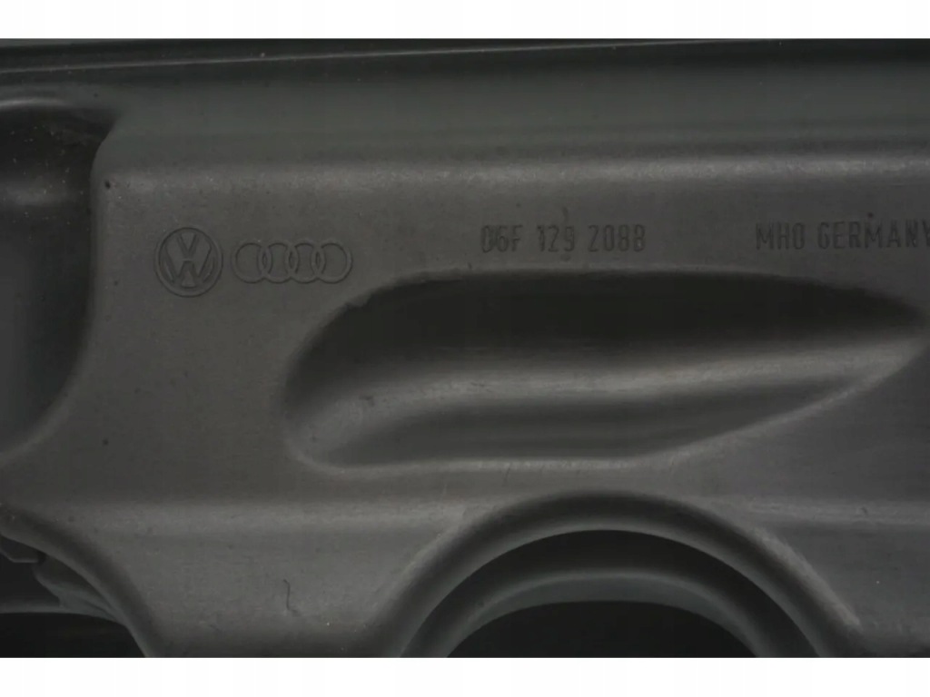 фото №11, Vw golf патрубок / трубка вентиляційна трубка 2.0 fsi бензин 110kw 150 hp 2004