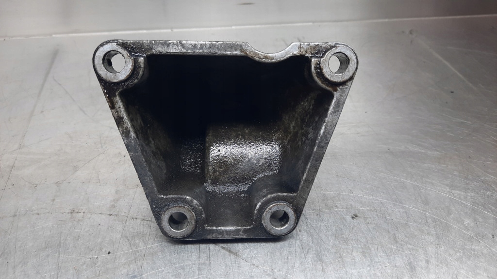 фото №5, Кронштейн двигуна 8d0199308d audi a6 c5 2.4b v6