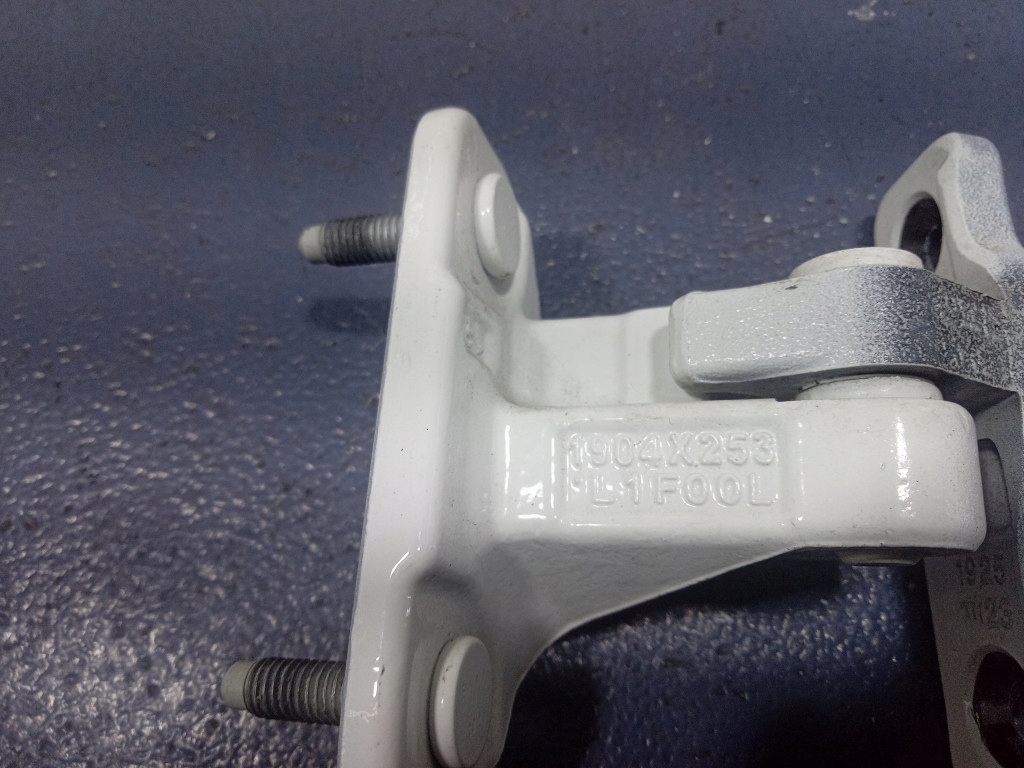 фото №5, Mercedes glc x253 верхний петля дверь левый задняя 1904x253