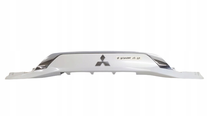 фото №1, Mitsubishi outlander 2015-2021 молдинг na кришка задня