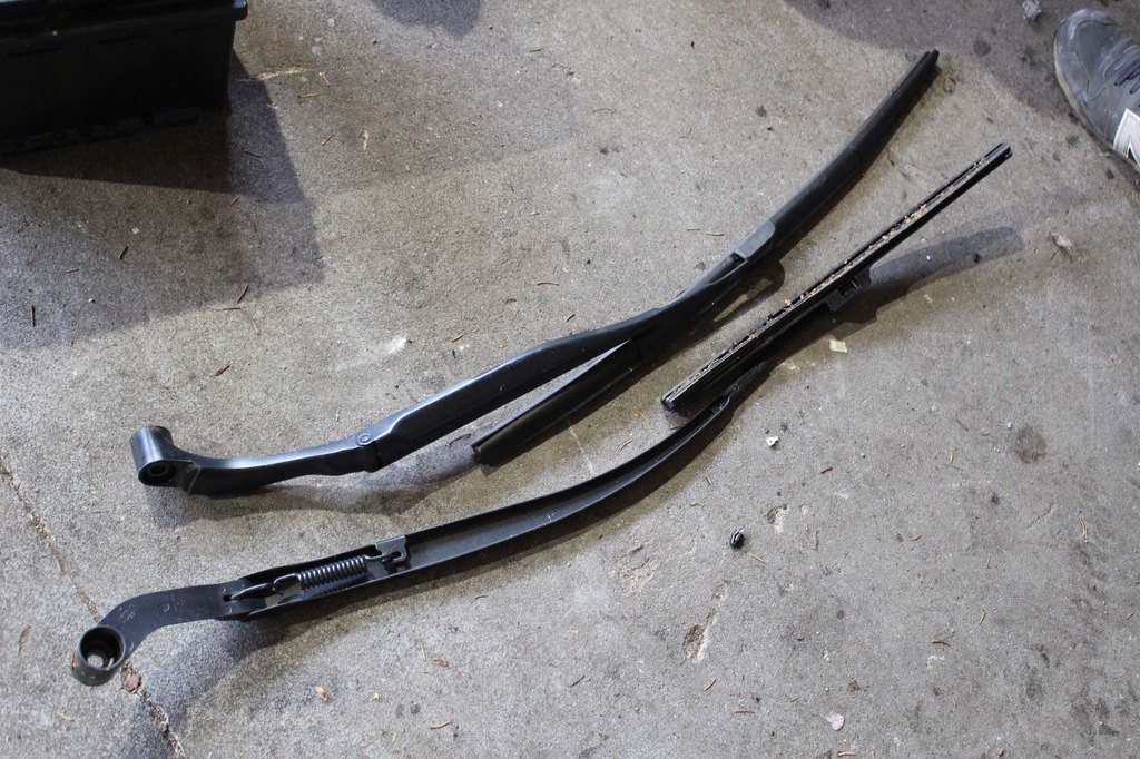 фото №1, Infiniti q60 рычаги дворник перед комплект europa