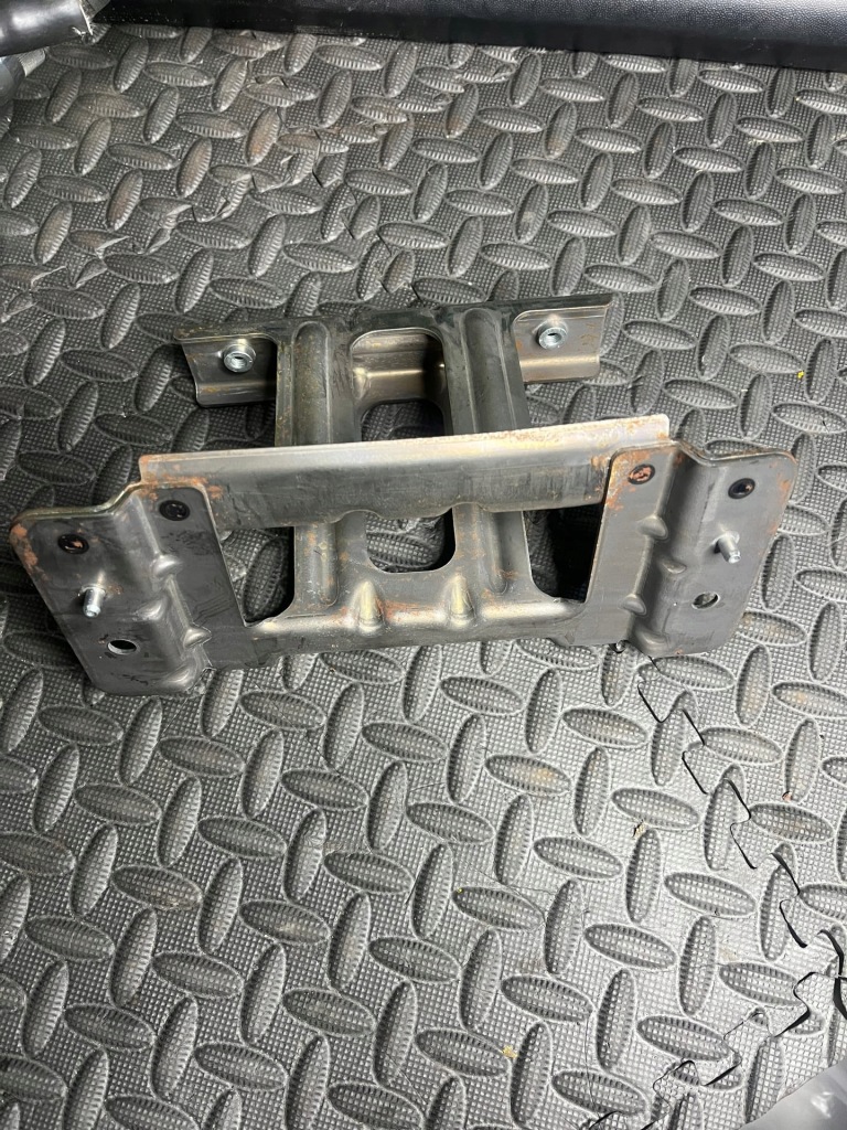 фото №1, Cayenne ii 7p5 кронштейн тунель середнього