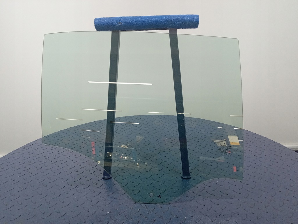 фото №1, Renault megane iv hb скло двері задня права 15r