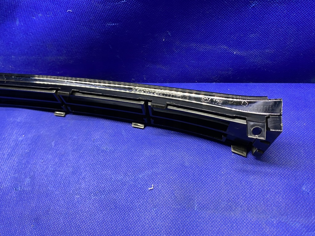 фото №7, Audi a8 d4 4h 2014-2017 lift решётка средняя бампера передний 4h0807697