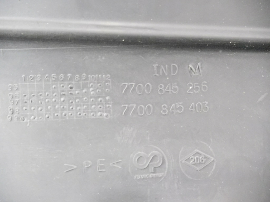 Бампер задняя renault megane i 95-02 оригинальный номер 7700845256 Киев