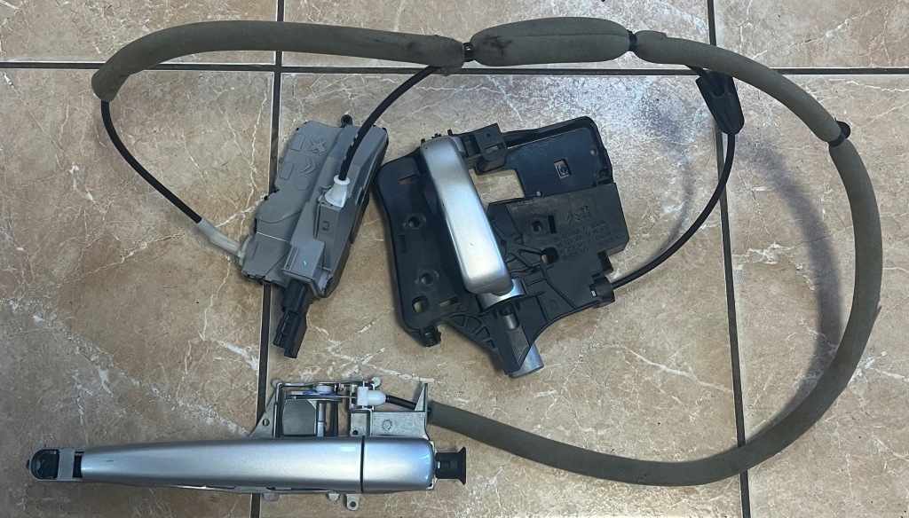 фото №1, Замок дверь ручка правый задняя citroen berlingo ii peugeot partner ii 08-18