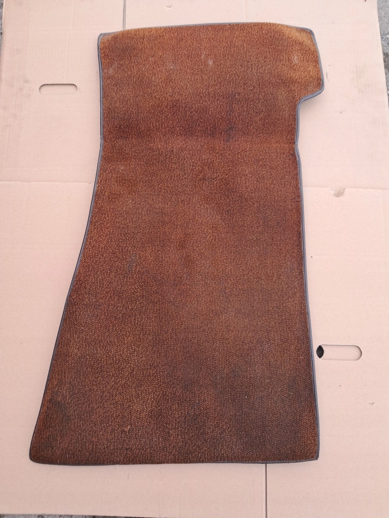 фото №1, Килимок обшивка перед правий rudy mercedes 107 sl slc 1076840229