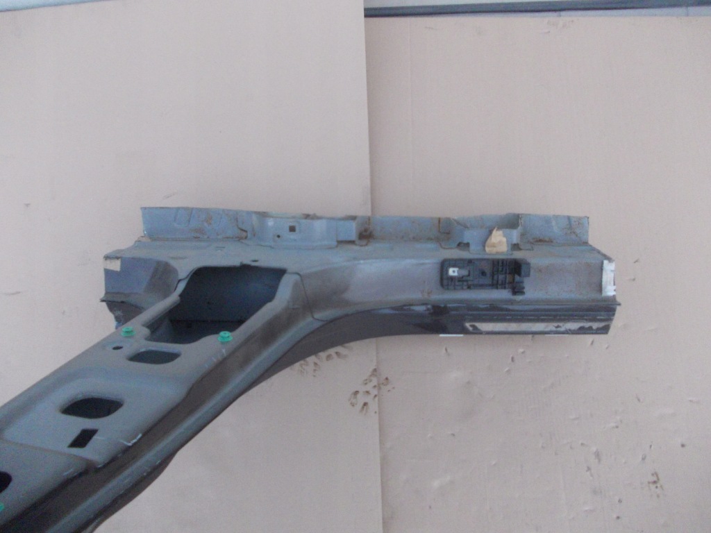 Купить Стойку средний дверь правый  alfa romeo stelvio lak 480