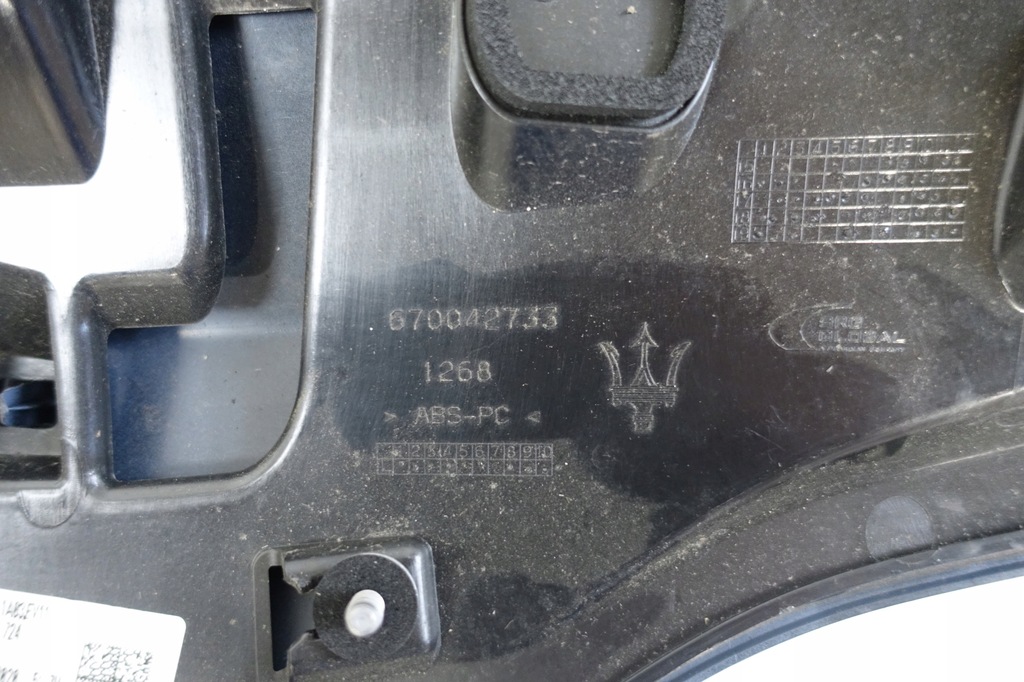 фото №9, Maserati levante 2016- молдинг накладка кришки задня 670042733