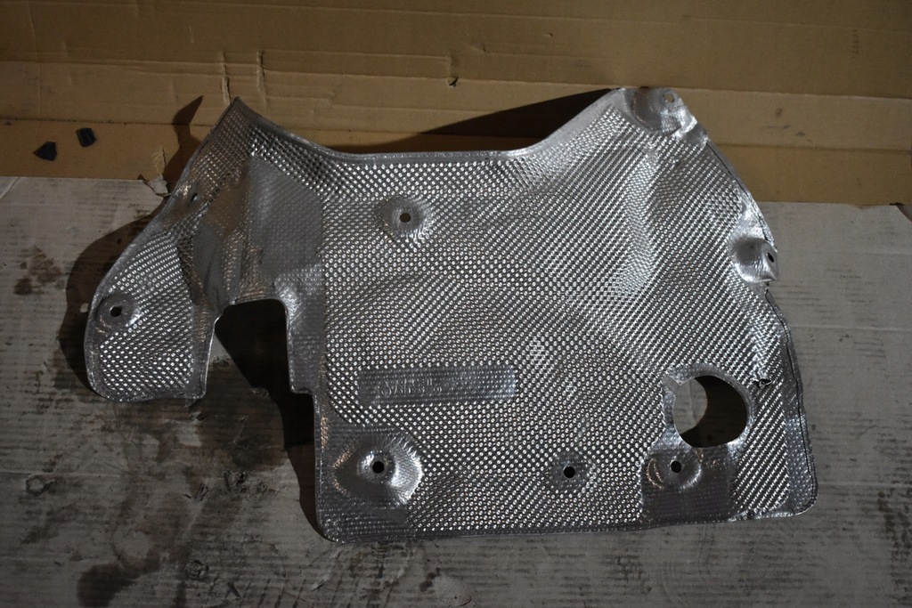 фото №1, Idealna захист теплова mercedes w213 x290 1