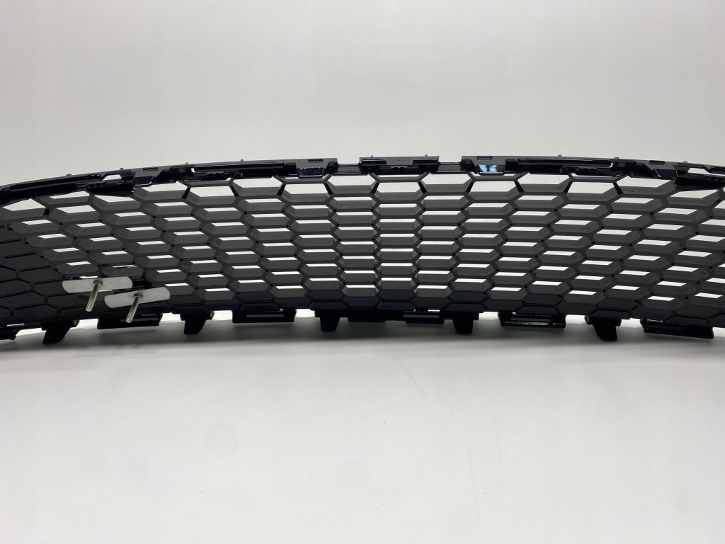 Решётка радиатора верхний решётка  ford focus mk3 рестайлинг  st-line f1ej-8200-a1 с Разборки