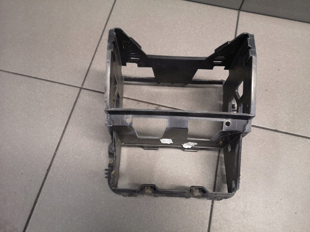 фото №7, Рамка консолі радіо vw golf v 1k0858089
