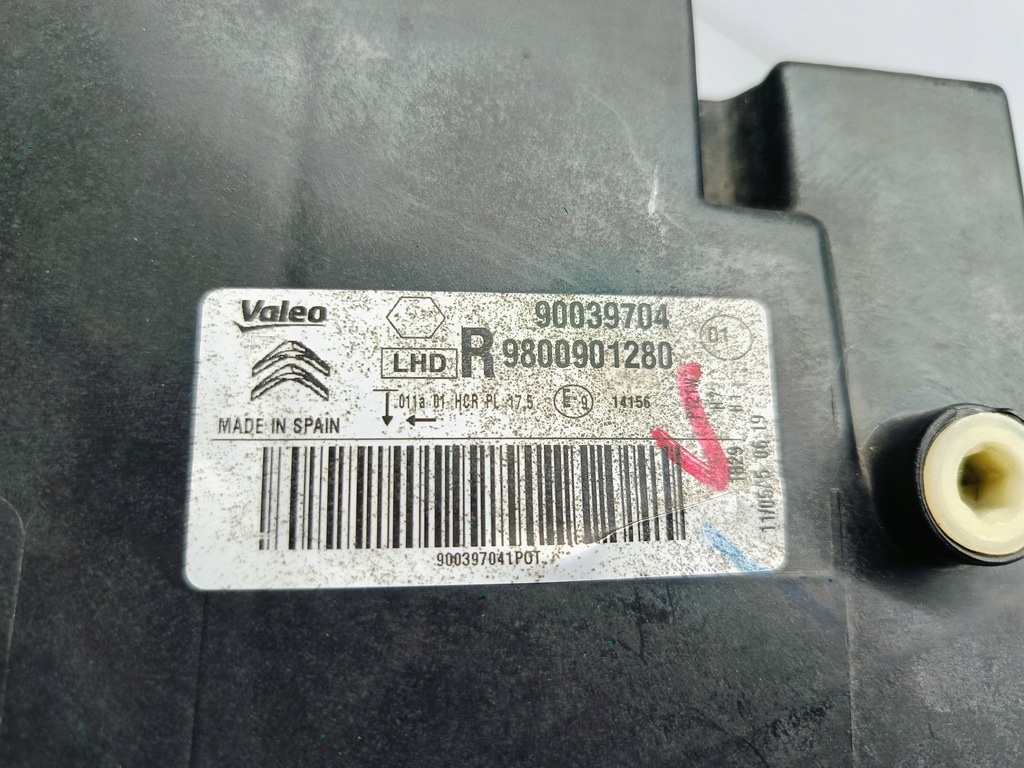 фото №14, Citroen c4 cactus 14- лампа права перед передня звичайна 9800901280