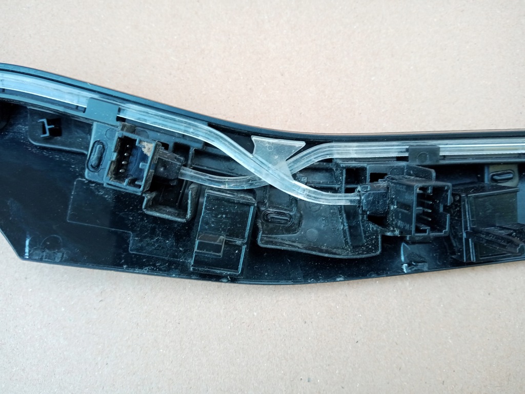 фото №8, Skoda octavia iv права молдинг консолі led