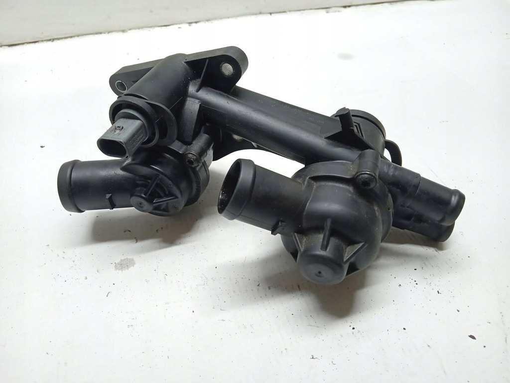 фото №1, Корпус термостата vw golf v 1.6 fsi