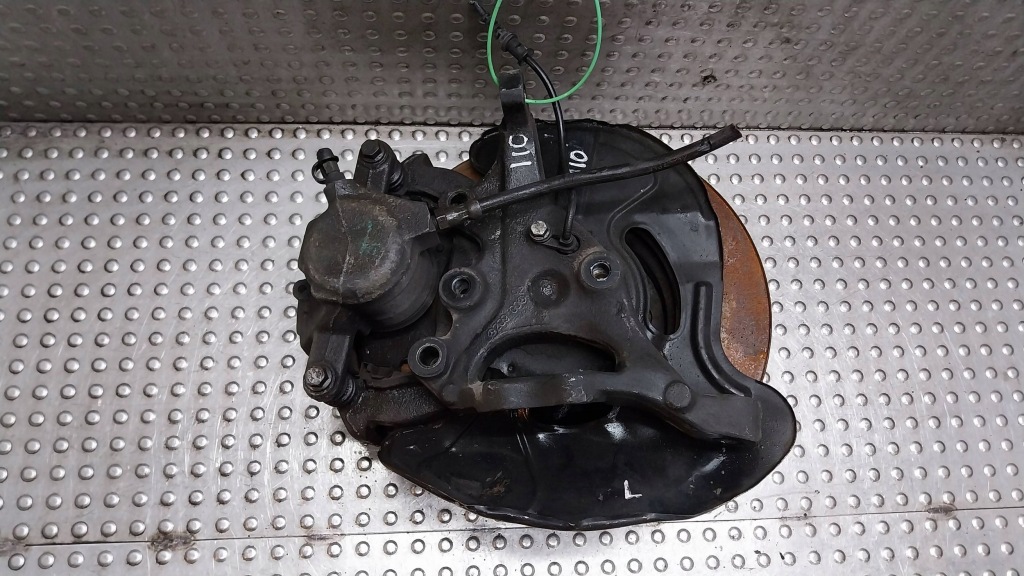 фото №3, Поворотный кулак ступица суппорт левый перед 20900 mercedes w203 w209 slk r171 2.2cdi