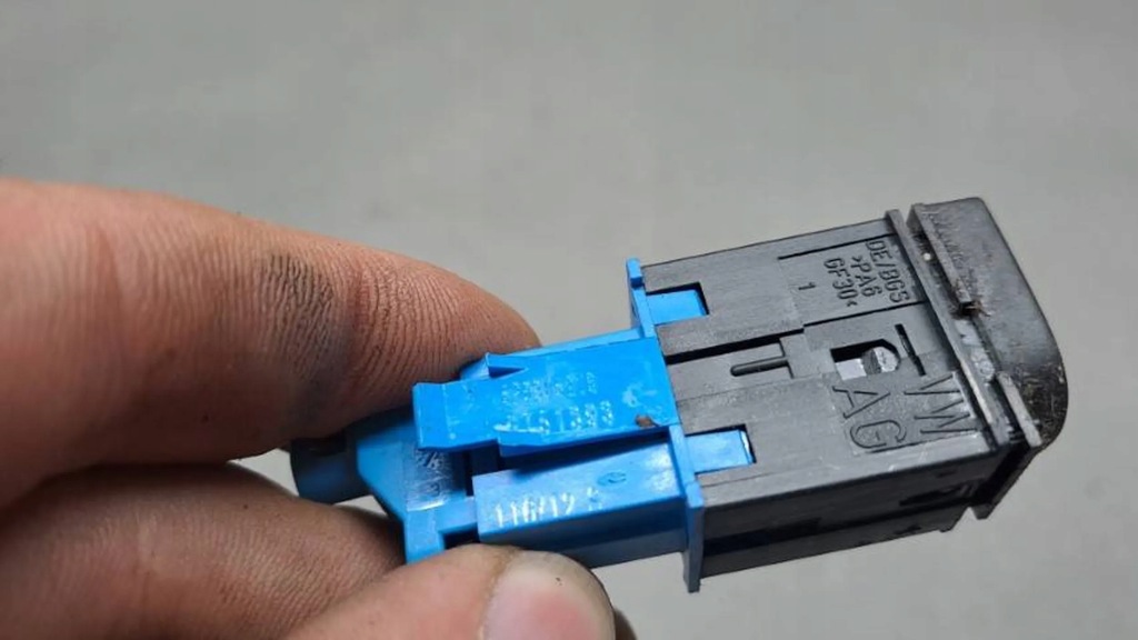 фото №2, Перемикач кнопка off seat leon ii