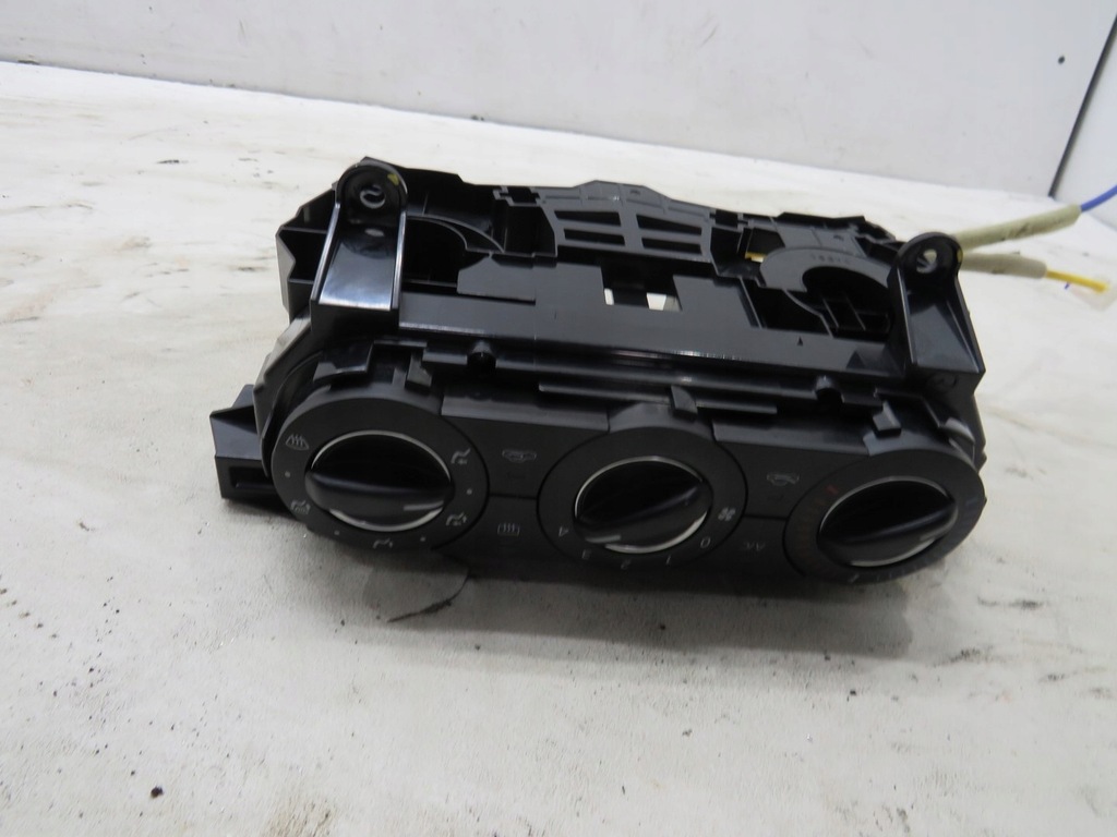 фото №1, Панель обдув кондиционера mazda 2 dj