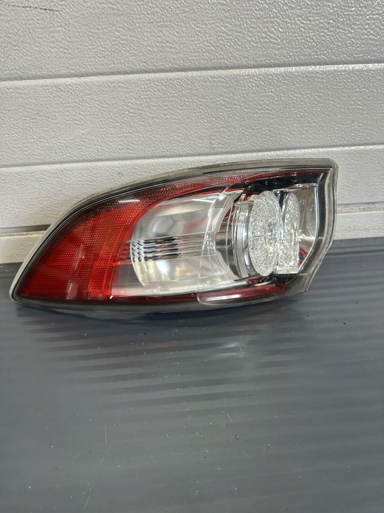 фото №1, Mazda 3 ii bl 2009r лампа права задня задня led bbn751150