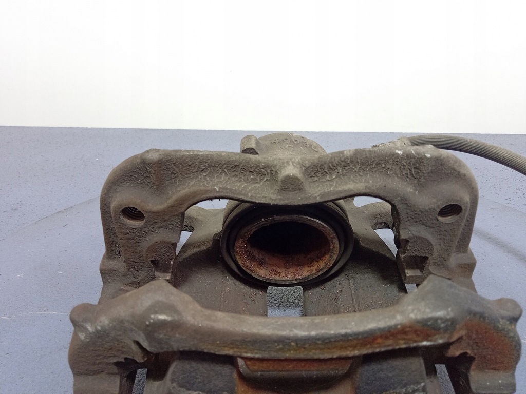 фото №5, Bmw 3 g20 2.0d суппорт перед левый скоба 54/24/307