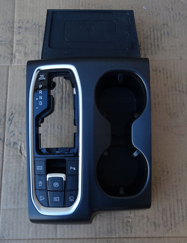 фото №1, Hyundai santa fe iv панель средний зарядное устройство