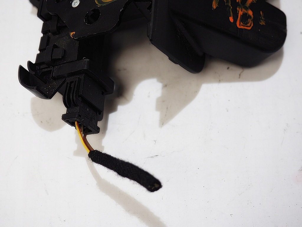 фото №8, Audi a4 b7 kombi замок кришки задня задній багажника 8p4827505c 8e9827520a