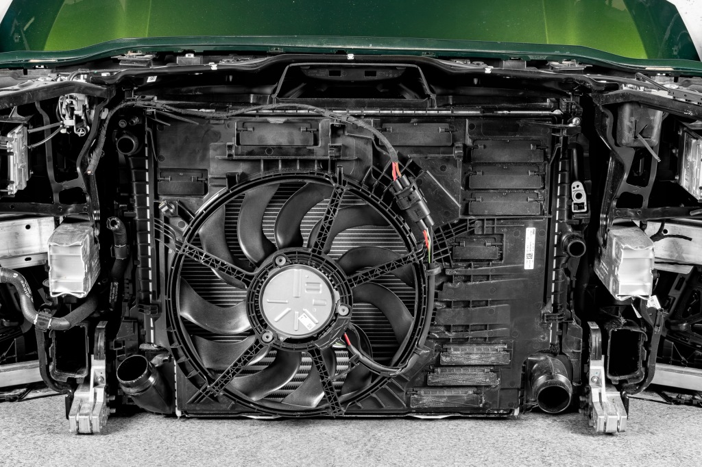 Bmw 2 u06 капот крило бампер ремінь перед радіатор фари led m-pakiet c4e Ціна