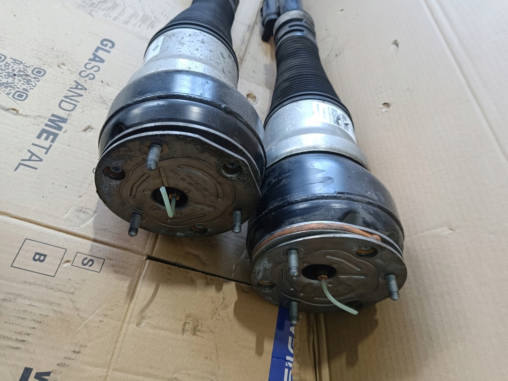 Купити Амортизатор пневматичний задні mercedes s w222 a2223205601