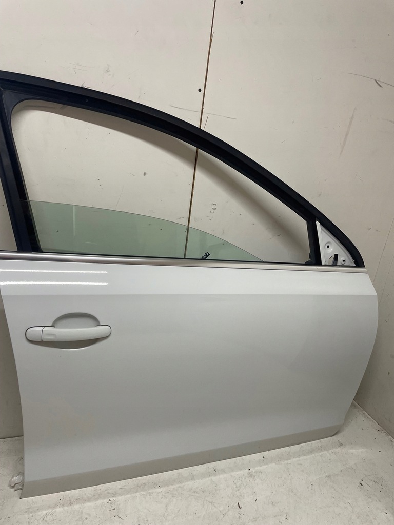 фото №1, Vw jetta дверь правое передние lc9a