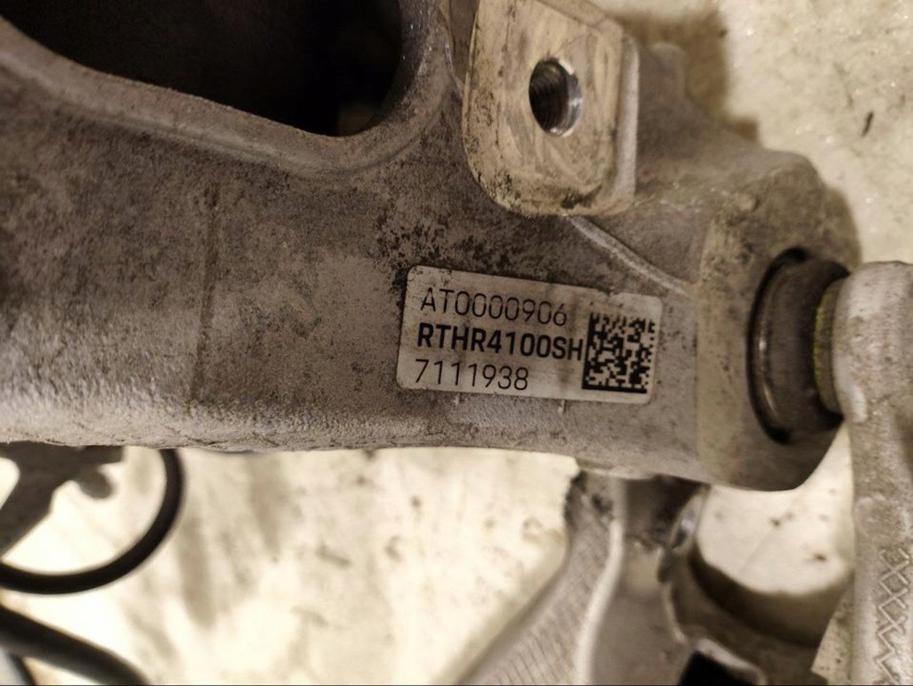 фото №16, Porsche taycan 9j1 2021 поворотный кулак колеса заднего 9j1505376a