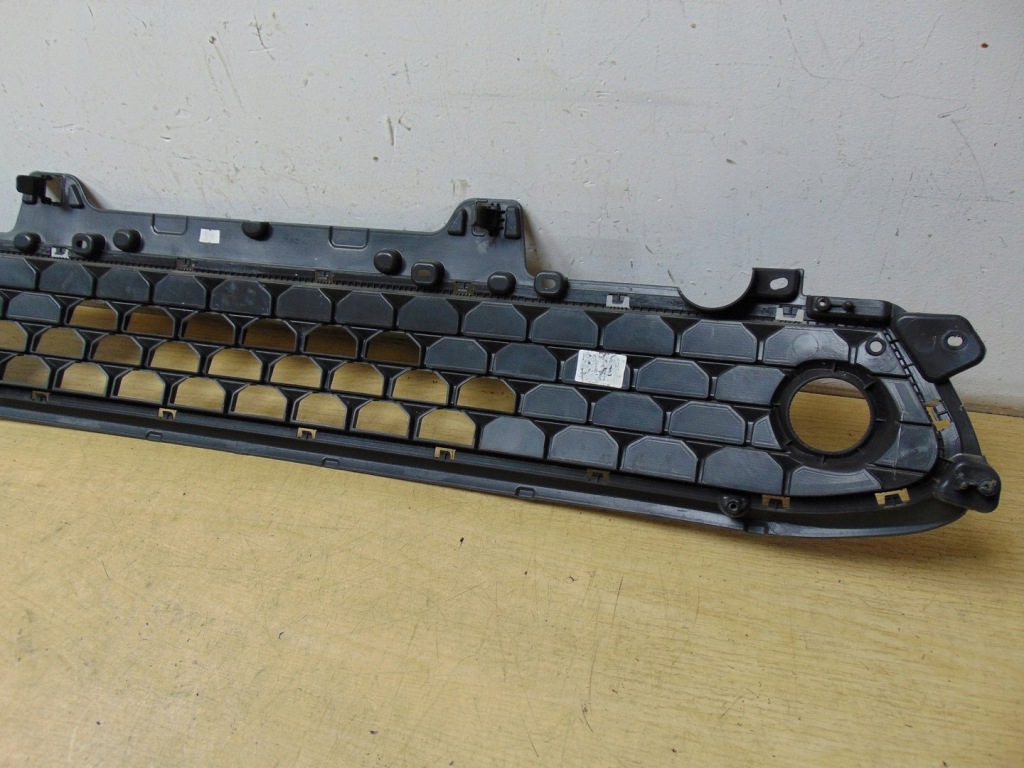 Решётка w бампер средняя hyundai kona рестайлинг  86560-j9cb0 Доставка