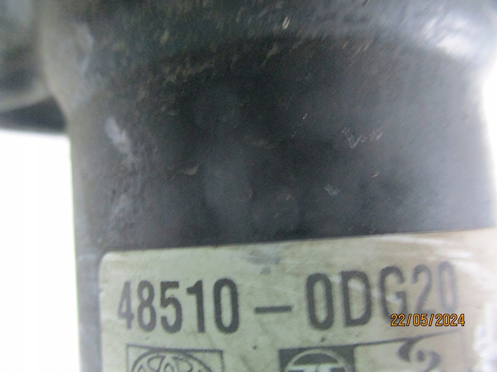 фото №8, Амортизатор амортизатор toyota yaris iv cross 1,5 hyb 48520-0dg530 правий