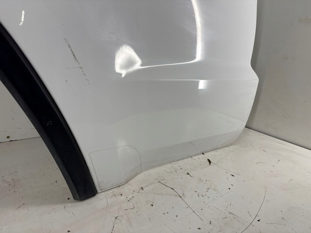 Купить Дверь задняя правая сторона jeep grand cherokee 68258506ae