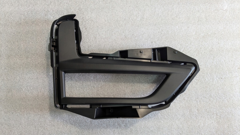 фото №1, M nowa oryg рамка противотуманной фары правая nissan x-trail t32 lift rogue 622566fl0b