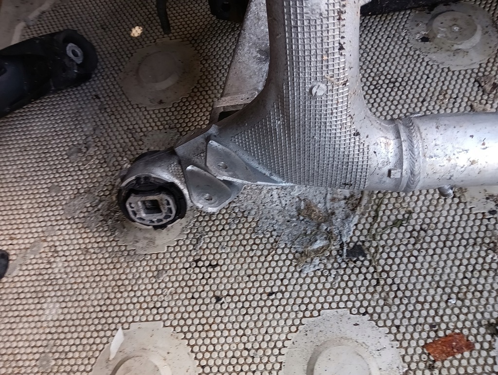 Bmw x5 g05 x6 g06 x7 g07 подрамник подрамник балка подвеска задняя задняя 6894149 с Разборки