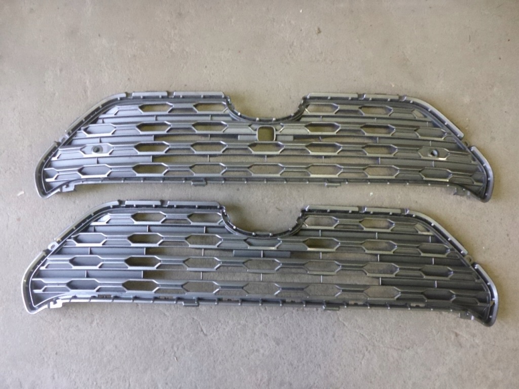 фото №1, Toyota rav4 v 19- решётка радиатора решётка радиатора решётка перед оригинал