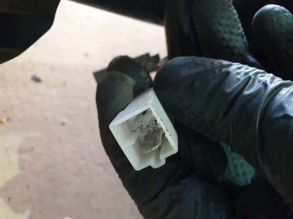 фото №11, Сиденье водителя левый перед пневматический iveco daily iv 06-