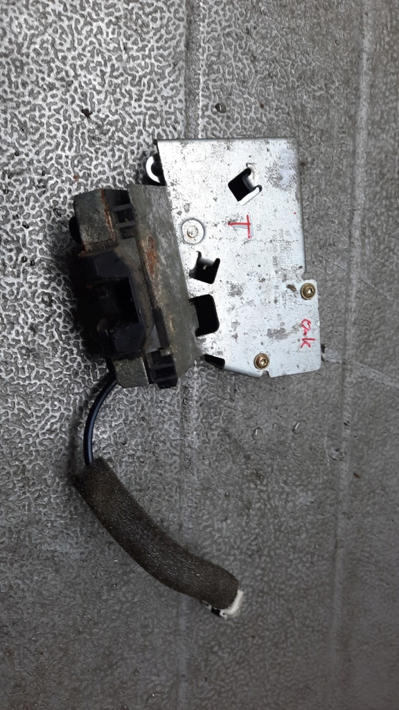 фото №1, Замок klappy багажника ford mondeo mk3 02r 2.0d kombi