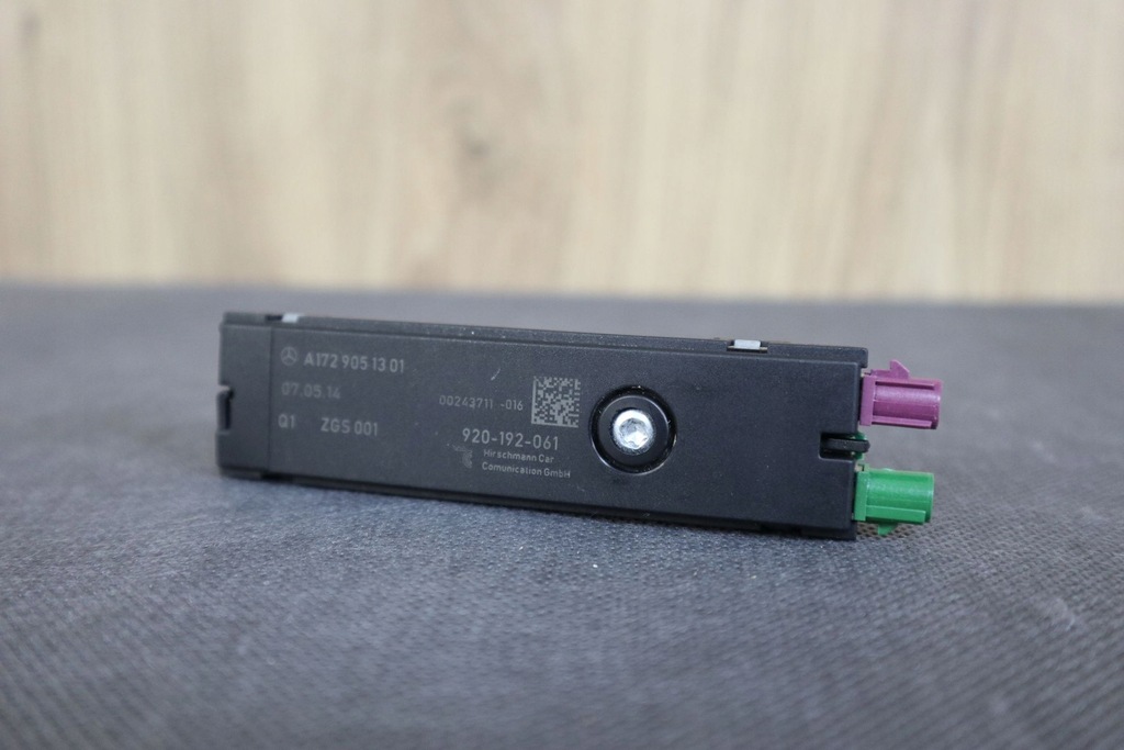 фото №1, Mercedes slk r172 усилитель антенны a1729051301