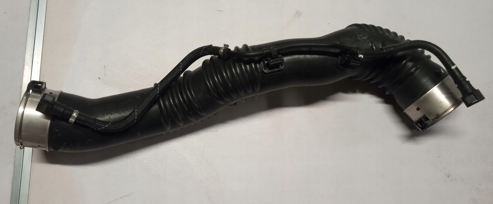 фото №1, Mercedes 118 шланг воздуха труба wąż интеркулер идеальное состояние!!! a1775201400