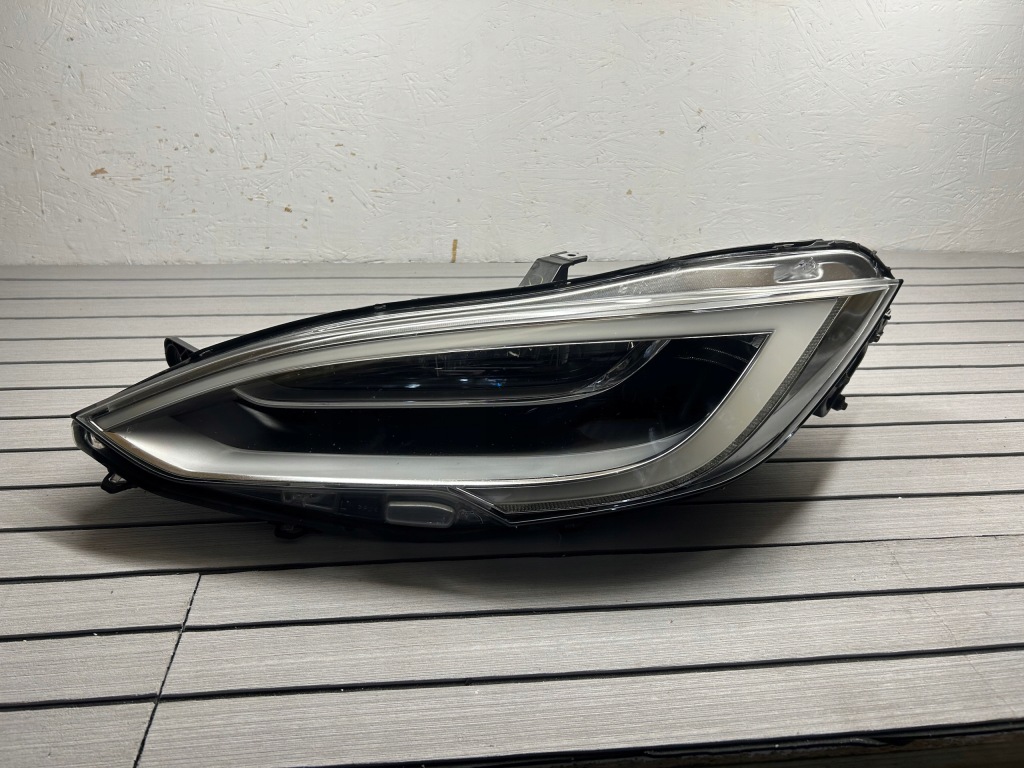 Купить Tesla model s рестайлинг  16- фара левая full led st.bdb