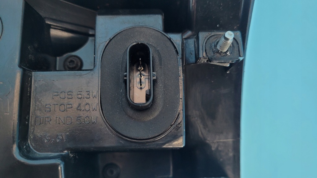 Tesla model 3 21r фара led фара ліхтар правий задній 1502087-00-d Недорого