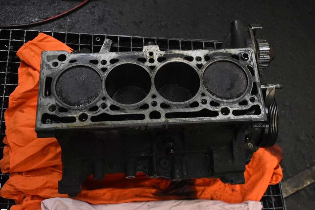 фото №12, Блок dół двигателя wał k7mf710 dacia sandero 1 i 1.6 mpi 87 km 08-12