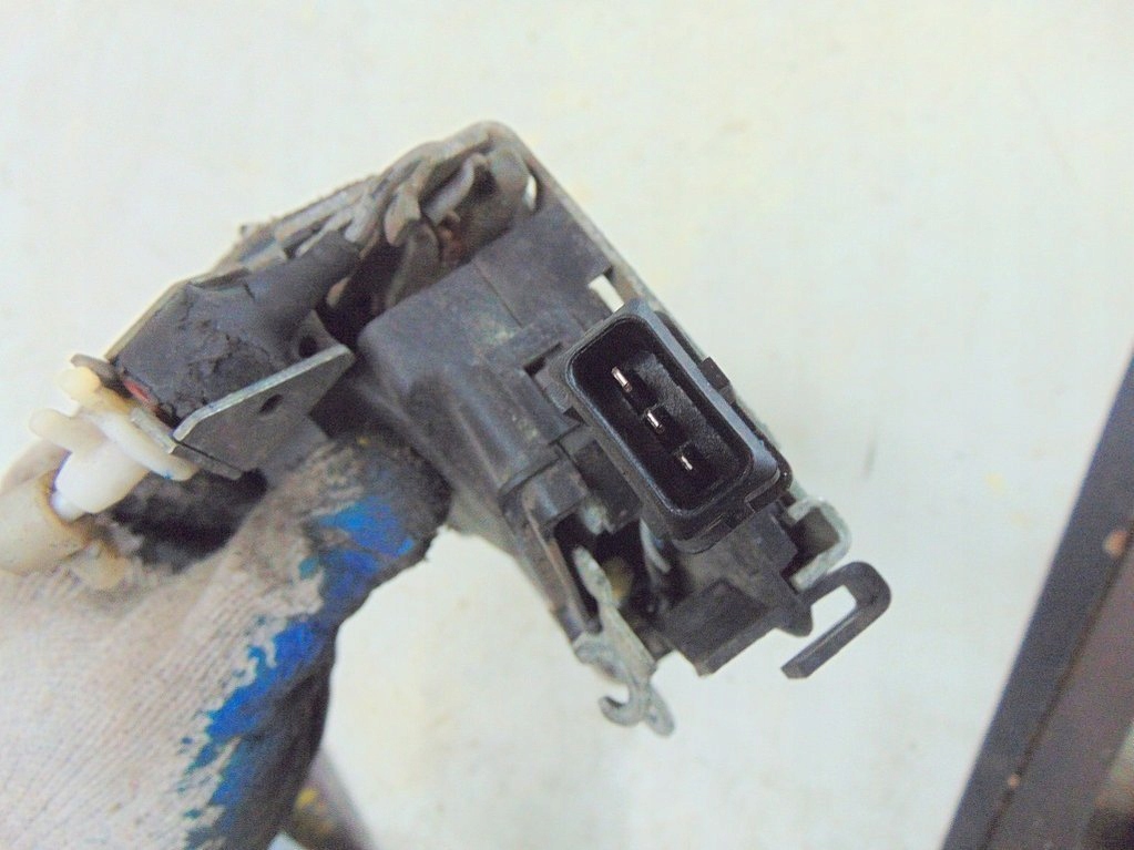 фото №5, Audi a6 c4 2.0 95r замок правый перед