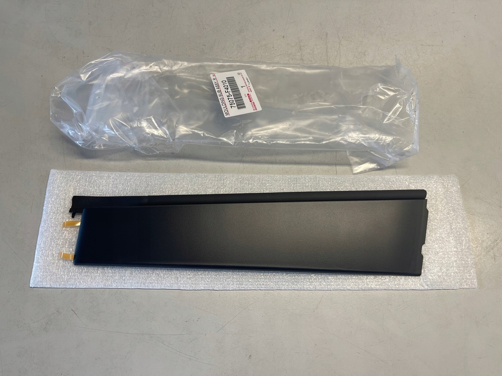 фото №1, Toyota c-hr chr молдинг стойка дверь правый задняя nowa