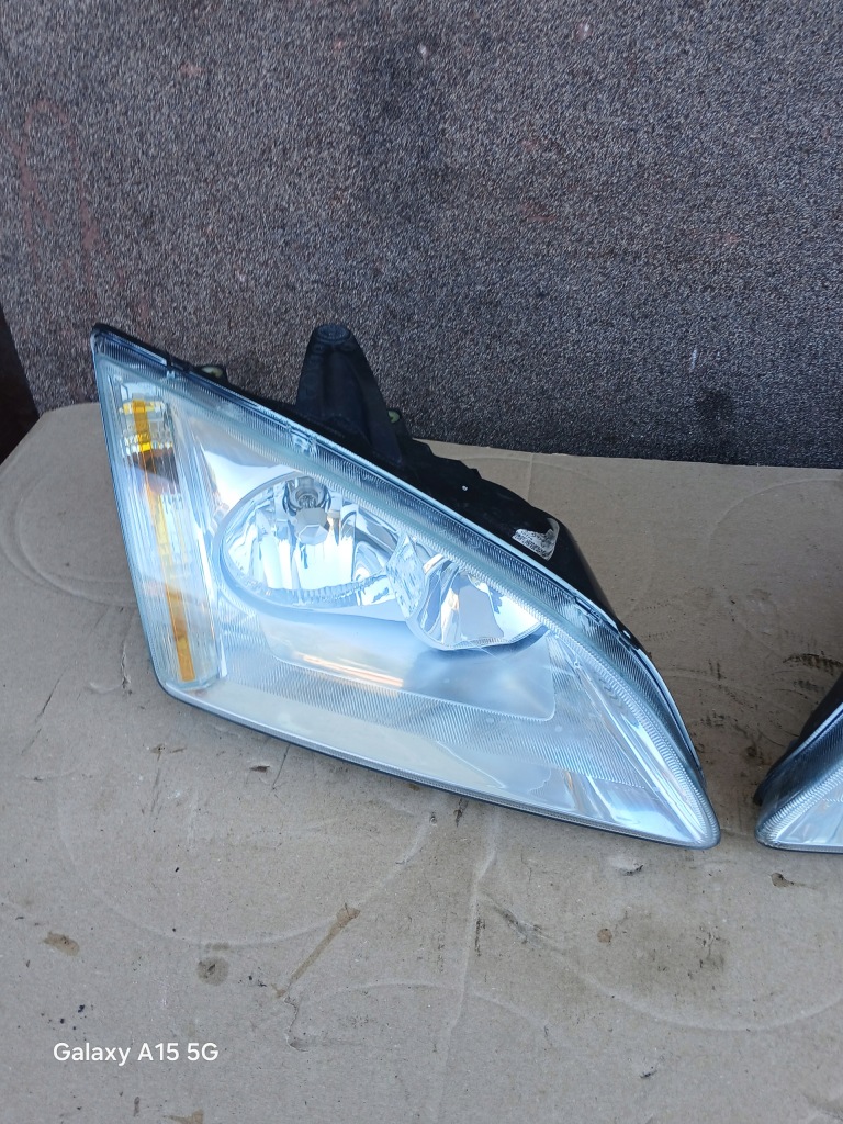 Фара передняя правая левая  оригинал комплект super состояние ford focus mk2 mk 2 Киев