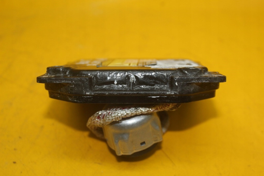 Преобразователь лампы правый перед ксенон toyota auris i 85967-52020 031100-0296 Оригинал